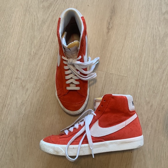 Nike Retro Red Blazers - Picture 3 of 4